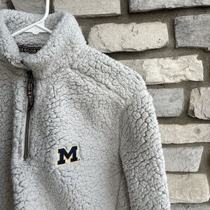 Cozy Gray women’s Fleece Pullover